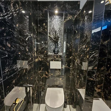 Luxe En Ruim Aan Rand De דירה ניימכן